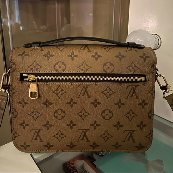 Selling Pochette Métis Monogram Reverse - Picture 3 of 7